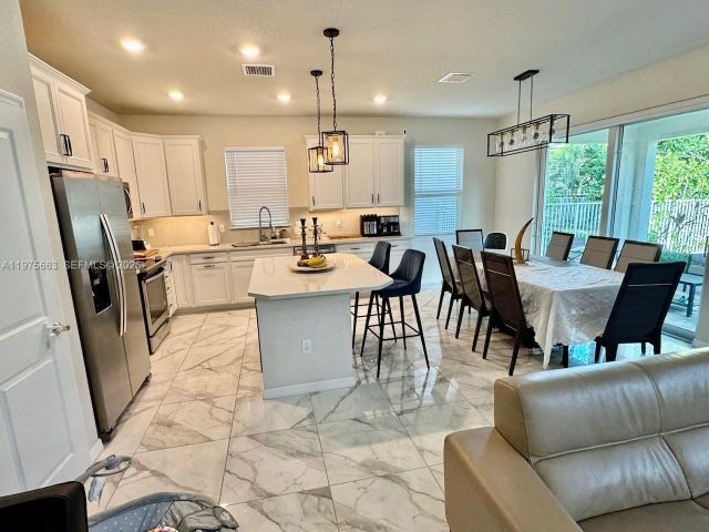 Дом в аренду по адресу 4334 Ficus St - фото 7474075