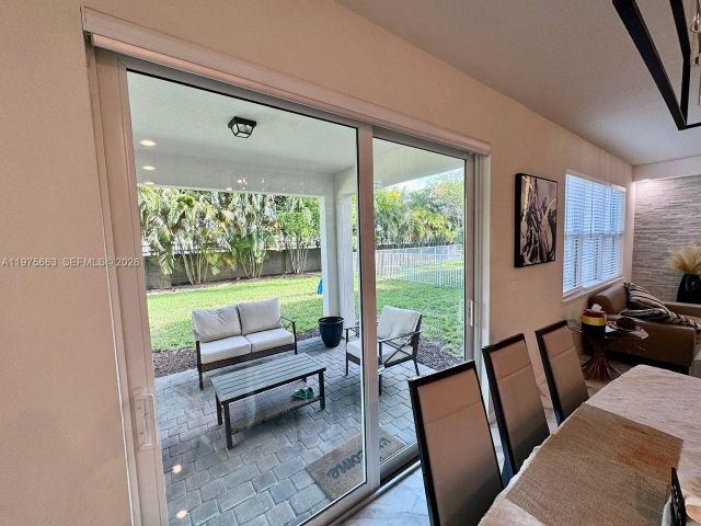 Дом в аренду по адресу 4334 Ficus St - фото 7474077