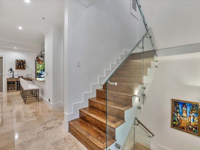 Продажа дома по адресу 7440 SW 56th Ct - фото 7466237