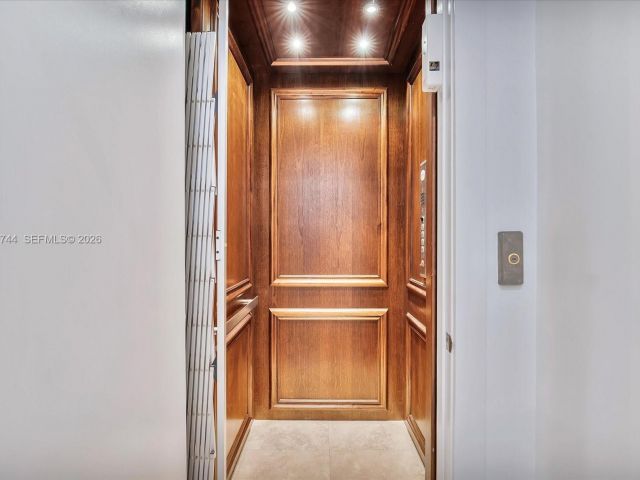 Продажа дома по адресу 7440 SW 56th Ct - фото 7466238