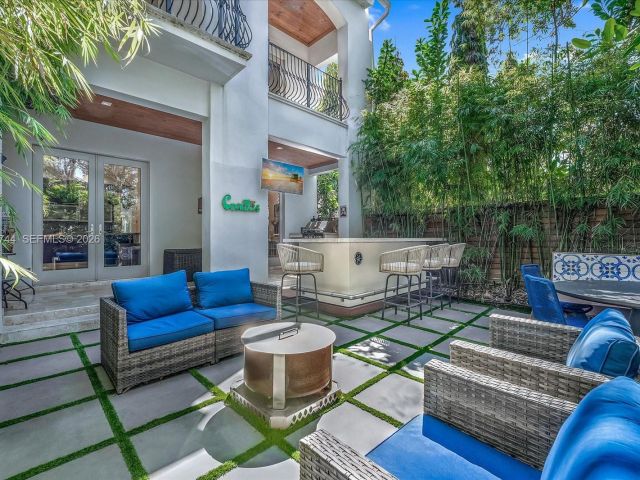 Продажа дома по адресу 7440 SW 56th Ct - фото 7466244