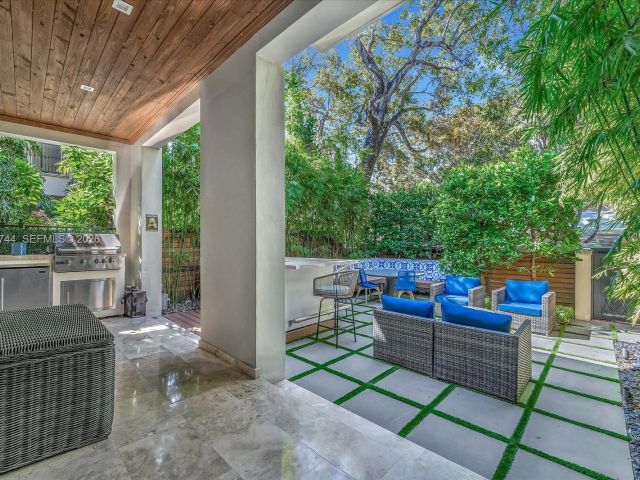 Продажа дома по адресу 7440 SW 56th Ct - фото 7466245