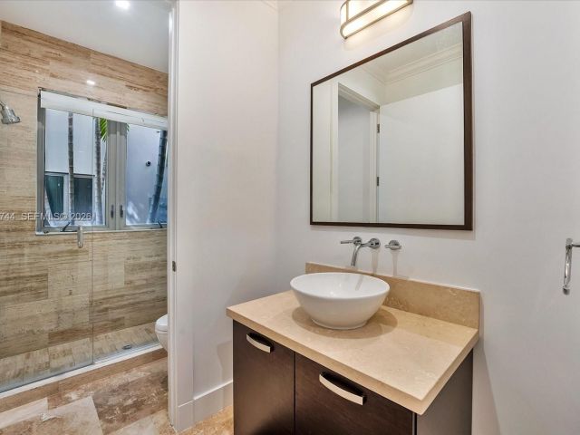 Продажа дома по адресу 7440 SW 56th Ct - фото 7466248