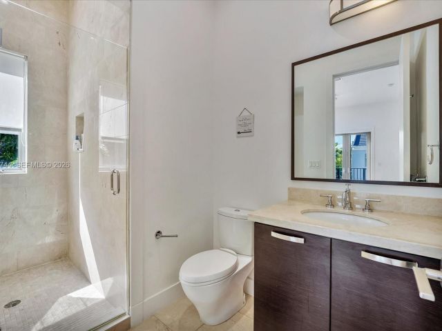 Продажа дома по адресу 7440 SW 56th Ct - фото 7466252