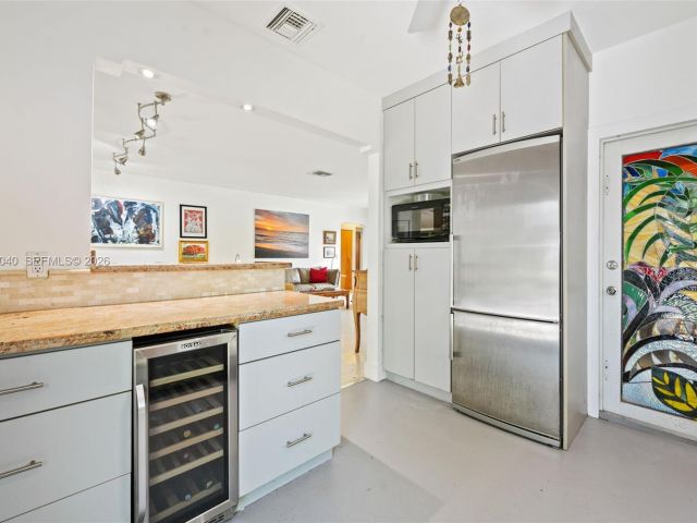 Продажа дома по адресу 8819 Hawthorne Ave - фото 7467028