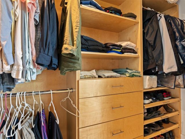 Продажа дома по адресу 8819 Hawthorne Ave - фото 7467036