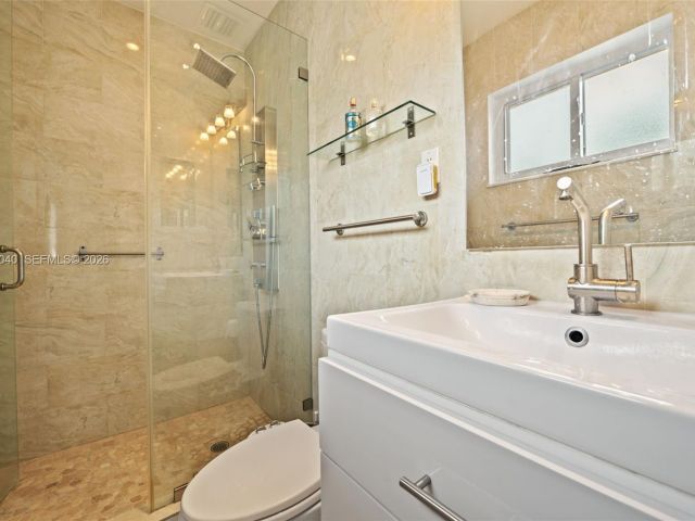 Продажа дома по адресу 8819 Hawthorne Ave - фото 7467037