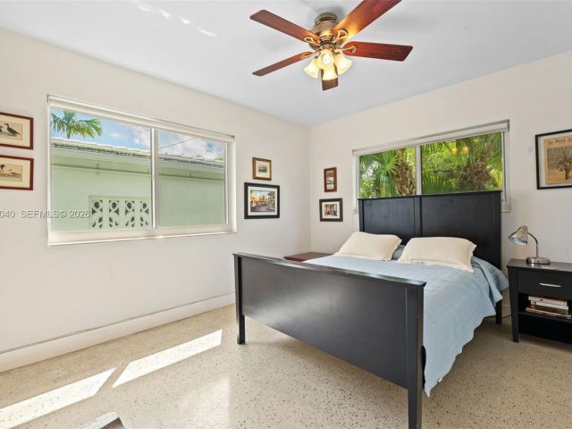 Продажа дома по адресу 8819 Hawthorne Ave - фото 7467038