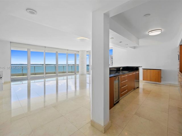 Продажа квартиры #911 - фото 7511694