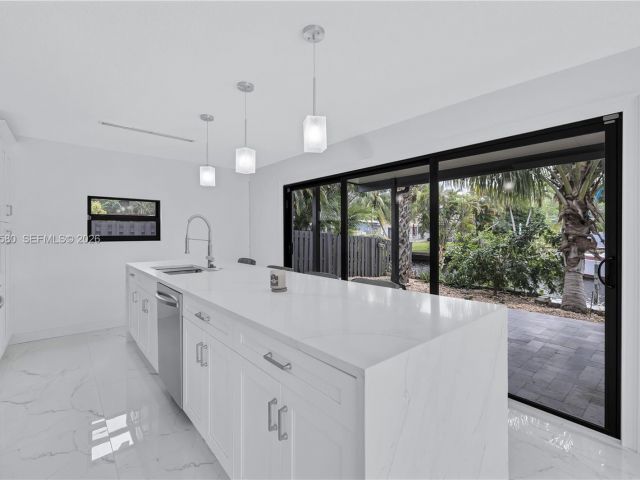 Дом в аренду по адресу 1608 SW 5th Ct - фото 7482884