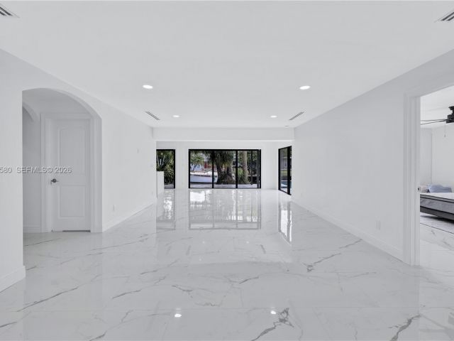 Дом в аренду по адресу 1608 SW 5th Ct - фото 7482887