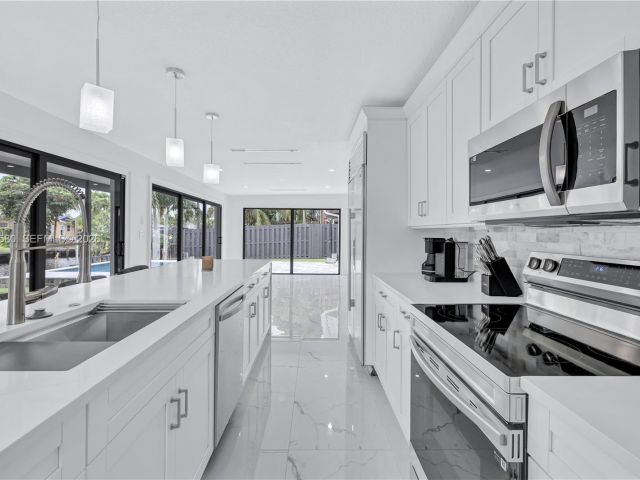 Дом в аренду по адресу 1608 SW 5th Ct - фото 7482890