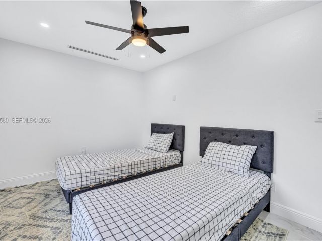 Дом в аренду по адресу 1608 SW 5th Ct - фото 7482901