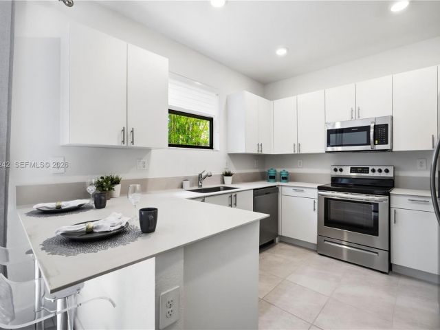 Продажа дома по адресу 13054 SW 233rd Ter - фото 7460344