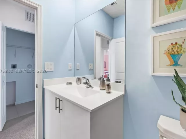 Продажа дома по адресу 13054 SW 233rd Ter - фото 9092722