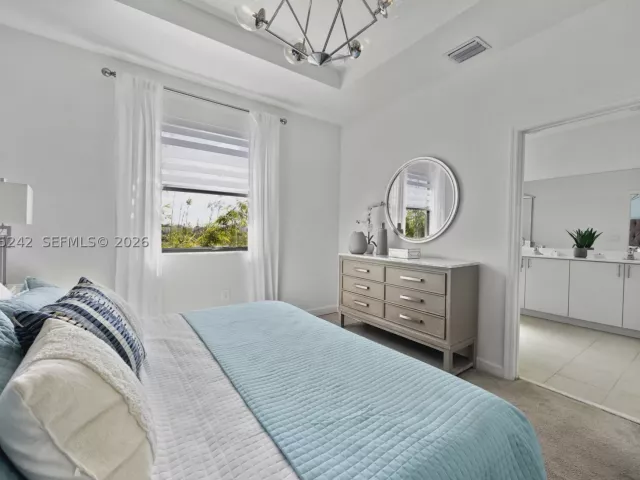 Продажа дома по адресу 13054 SW 233rd Ter - фото 9092723