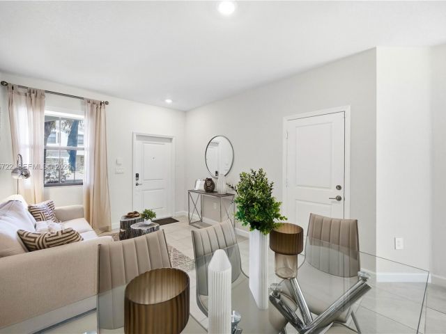 Продажа дома по адресу 13074 SW 233rd Ter - фото 7460322