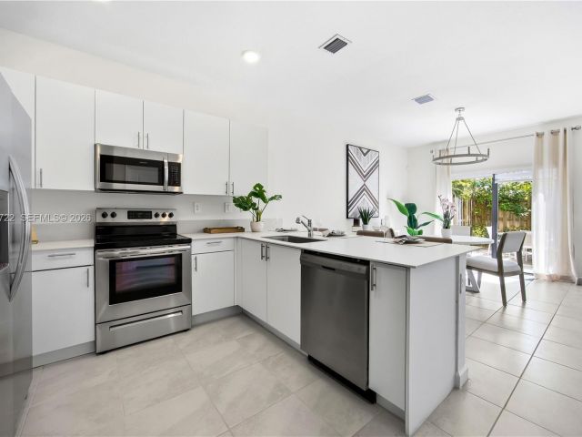 Продажа дома по адресу 13074 SW 233rd Ter - фото 7460326