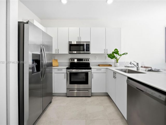 Продажа дома по адресу 13074 SW 233rd Ter - фото 7460327