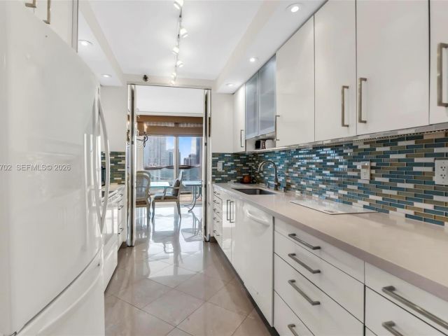 Продажа квартиры #22H - фото 7533358