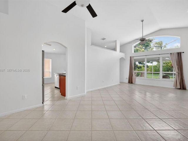 Дом в аренду по адресу 10624 Plainview Cir - фото 7453428