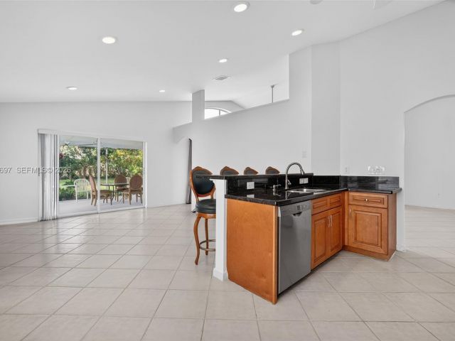 Дом в аренду по адресу 10624 Plainview Cir - фото 7453429