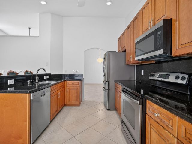 Дом в аренду по адресу 10624 Plainview Cir - фото 7453430