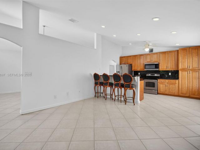 Дом в аренду по адресу 10624 Plainview Cir - фото 7453431