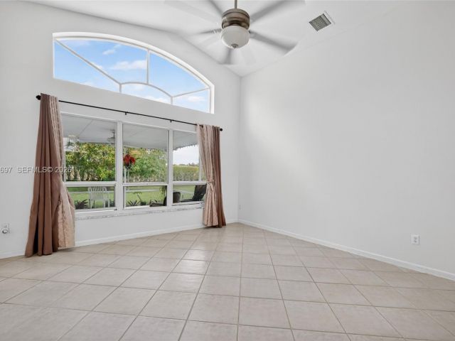 Дом в аренду по адресу 10624 Plainview Cir - фото 7453440