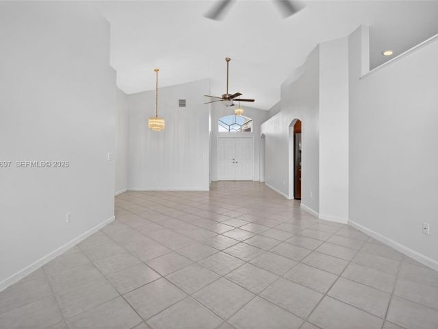 Дом в аренду по адресу 10624 Plainview Cir - фото 7453442