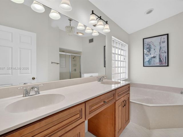 Дом в аренду по адресу 10624 Plainview Cir - фото 7453446