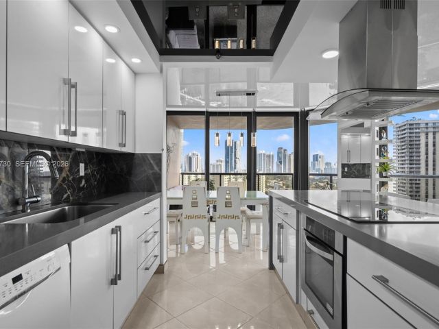 Продажа квартиры #20B - фото 7505650