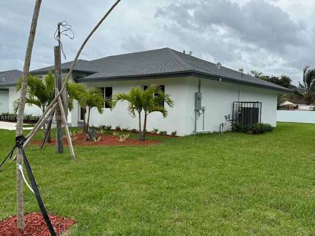 Дом в аренду по адресу 15620 NW 39th Ct 0 - фото 7480144