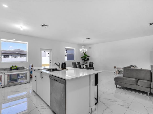 Продажа дома по адресу 13629 SW 186th Ln - фото 7526684