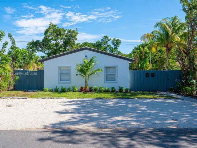 Продажа дома по адресу 1236 NE 16th Ave - фото 7482736