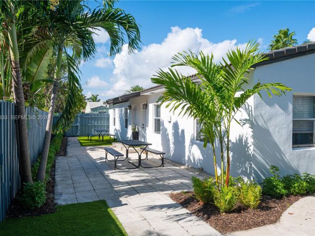 Продажа дома по адресу 1236 NE 16th Ave - фото 7482737