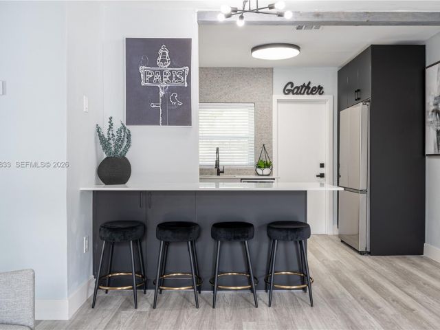 Продажа дома по адресу 1236 NE 16th Ave - фото 7482741