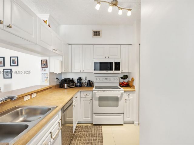 Продажа квартиры #1810 - фото 7512649