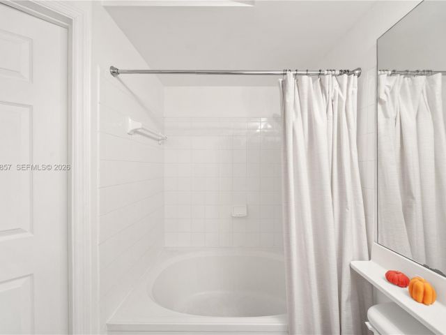 Продажа квартиры #1810 - фото 7512658