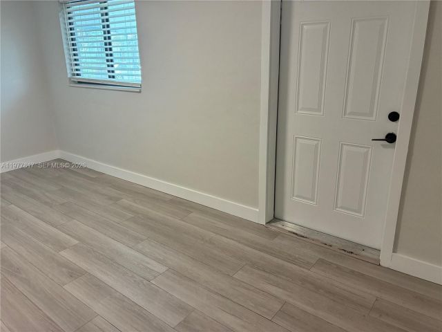 Дом в аренду по адресу 490 NE 170th St - фото 7481111