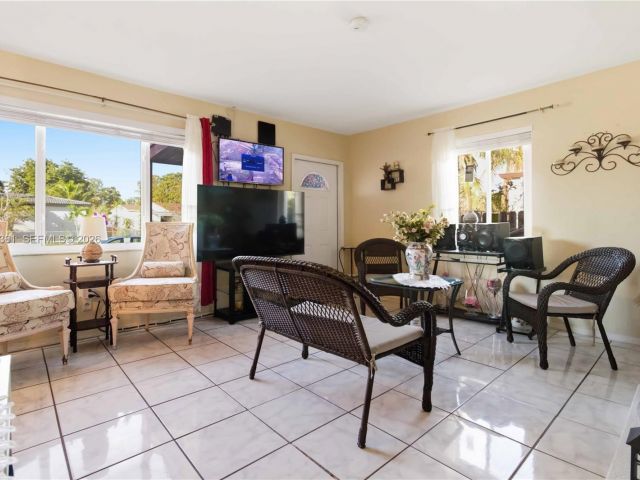 Продажа дома по адресу 380 NW 133rd St - фото 7517093