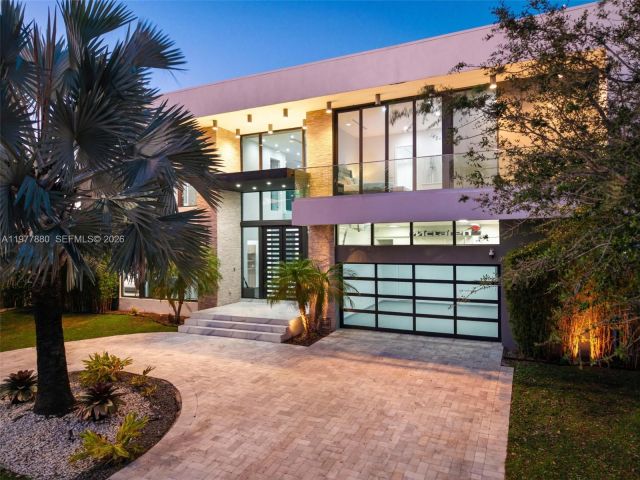 Дом в аренду по адресу 3367 NE 168th St __ - фото 7481123