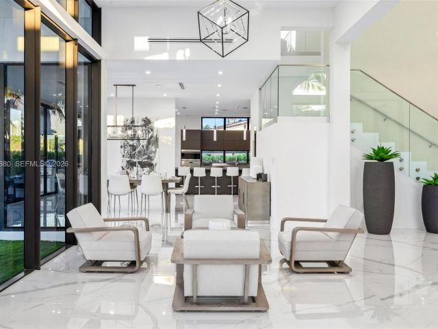 Дом в аренду по адресу 3367 NE 168th St __ - фото 7481134