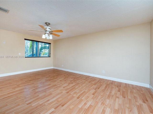 Продажа дома по адресу 12930 SW 190th St - фото 7531503