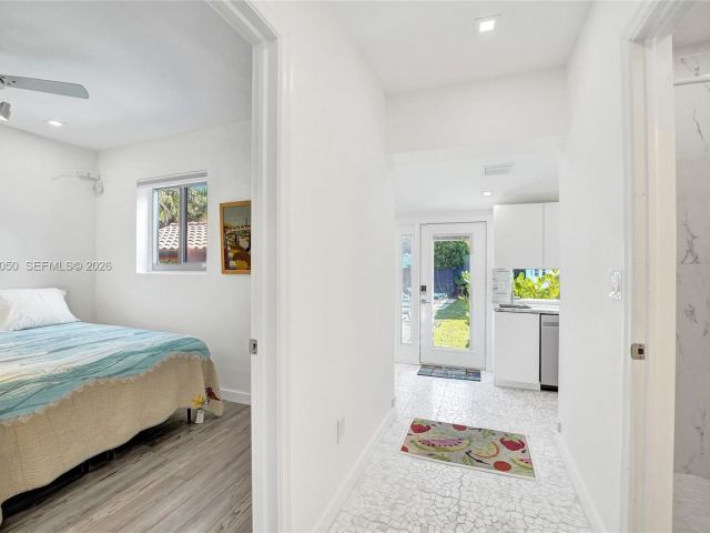 Дом в аренду по адресу 3305 NE 16th Ct - фото 7518297