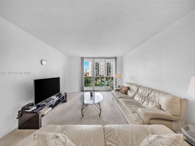 Продажа квартиры #502 - фото 7491935