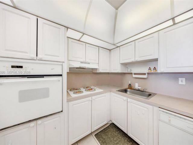 Продажа квартиры #502 - фото 7491945