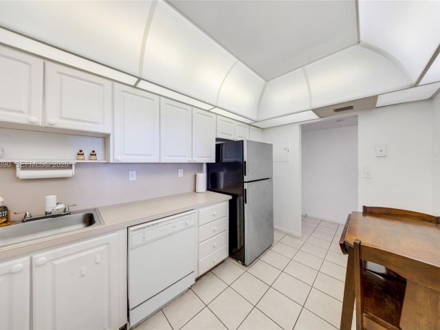 Продажа квартиры #502 - фото 7491946