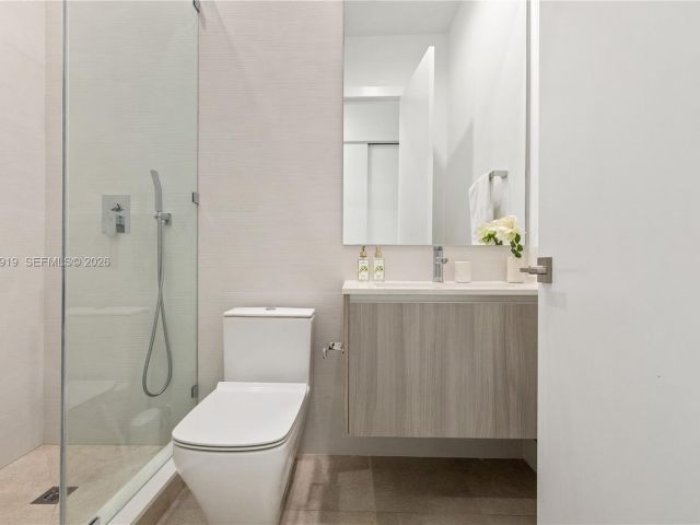 Продажа дома по адресу 2225 SW 18th Ave - фото 7529038