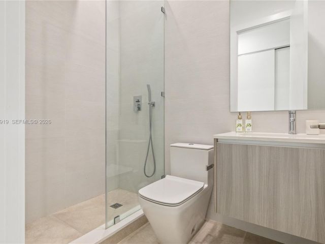 Продажа дома по адресу 2225 SW 18th Ave - фото 7529039